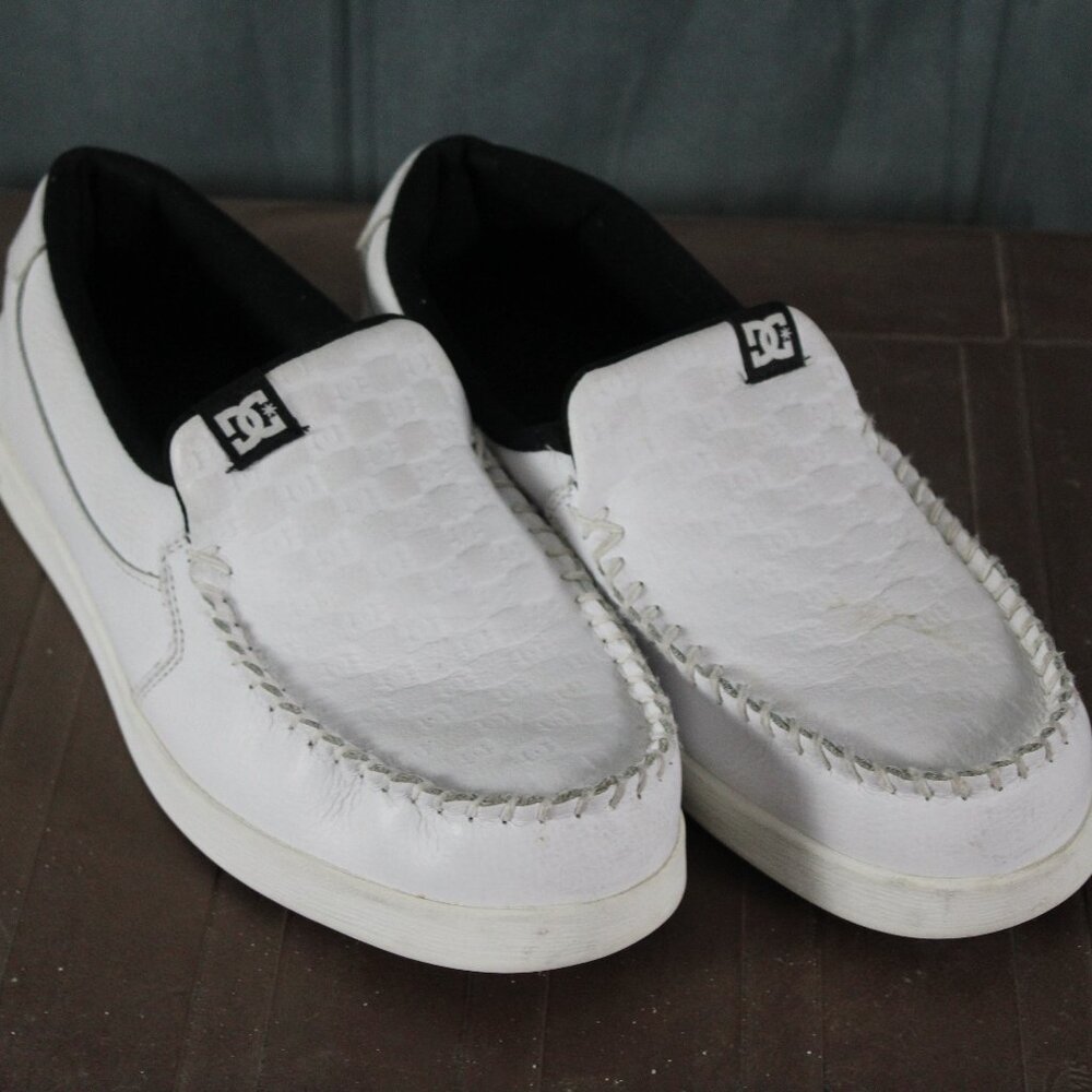 Skateboard Shoes - DC White Boat Shoes - Men's Size US 12